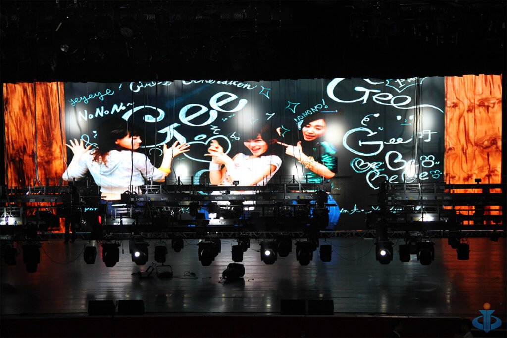 indoor 1300nits led rental display