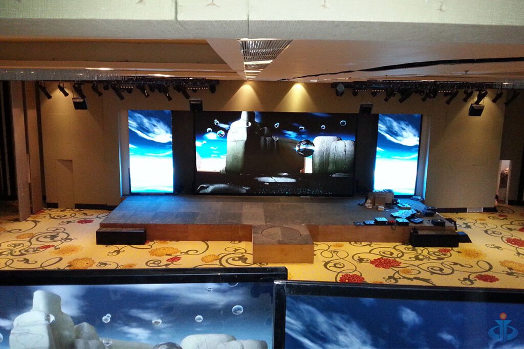 soarlume indoor fixed installation led display case